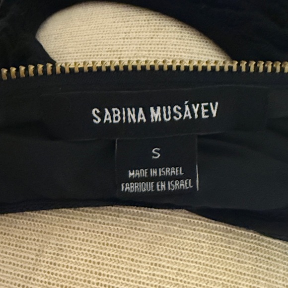 Elegant Black Sleeveless Dress - Picture 7 of 7